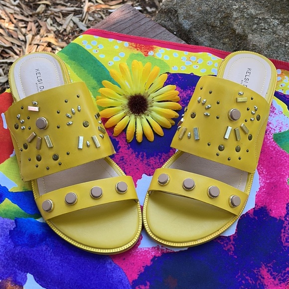 Kelsi Dagger Shoes - 🌺 PRETTY Kelsi Dagger yellow “Raven” Sandals 8.5!